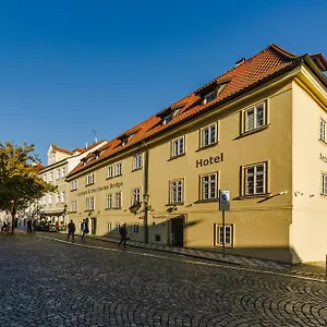 **** Hotel Archibald At The Charles Bridge Tsjechië