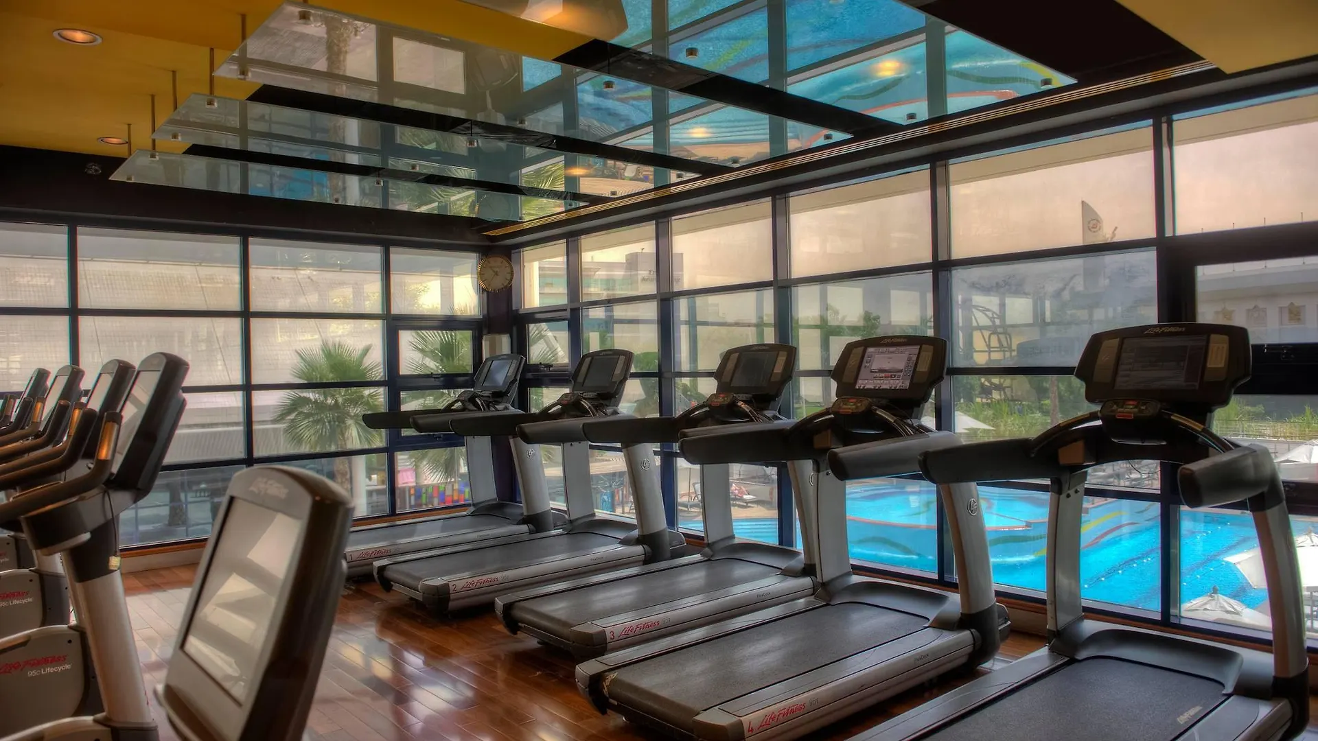 Jumeirah Creekside Dubai 5*,